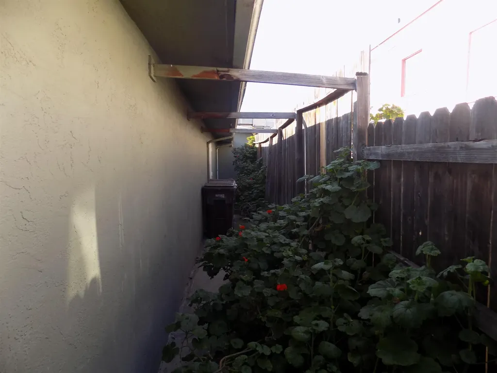 4201 West Street Oakland CA 94608