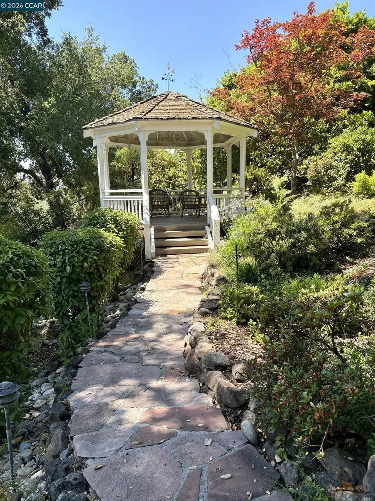 39 Orinda View Orinda CA 94563