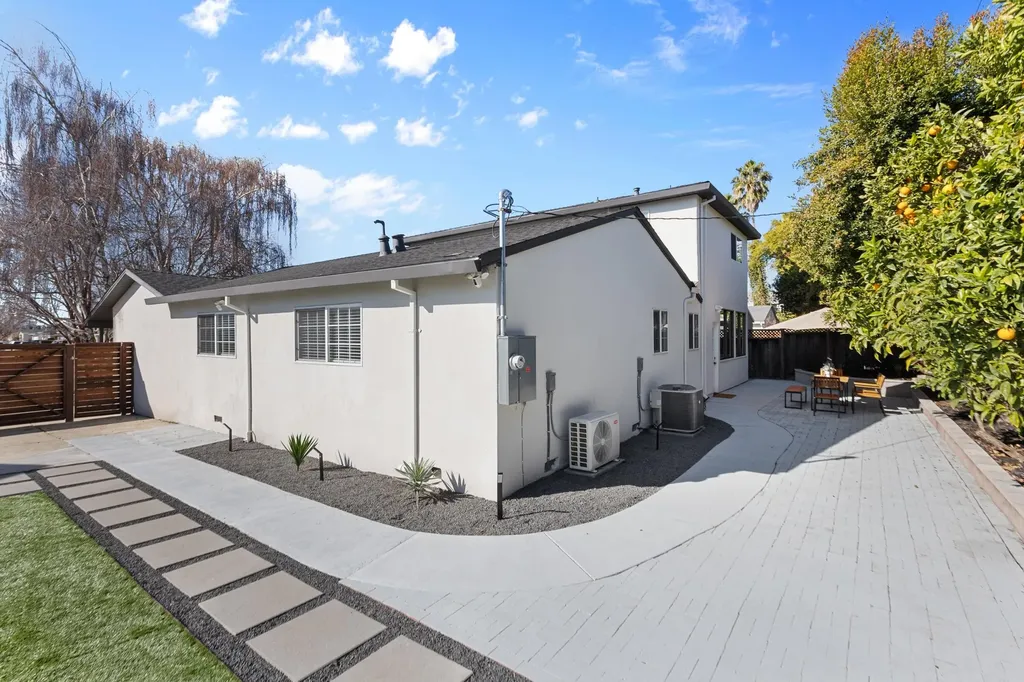 38952 Emrol Avenue Fremont CA 94536