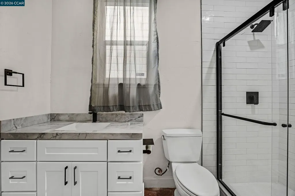 1923 West Street Oakland CA 94612