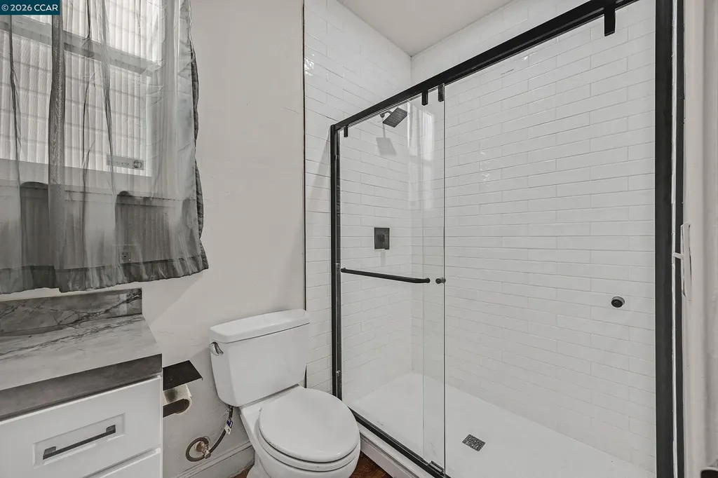 1923 West Street Oakland CA 94612