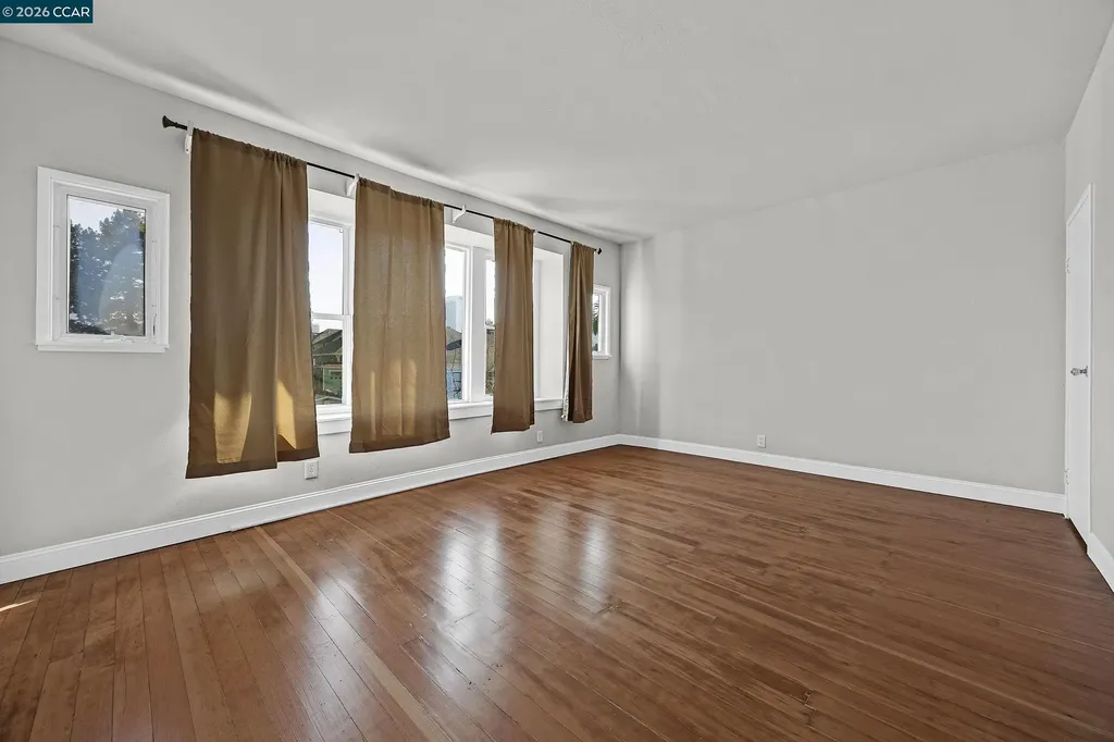 1923 West Street Oakland CA 94612