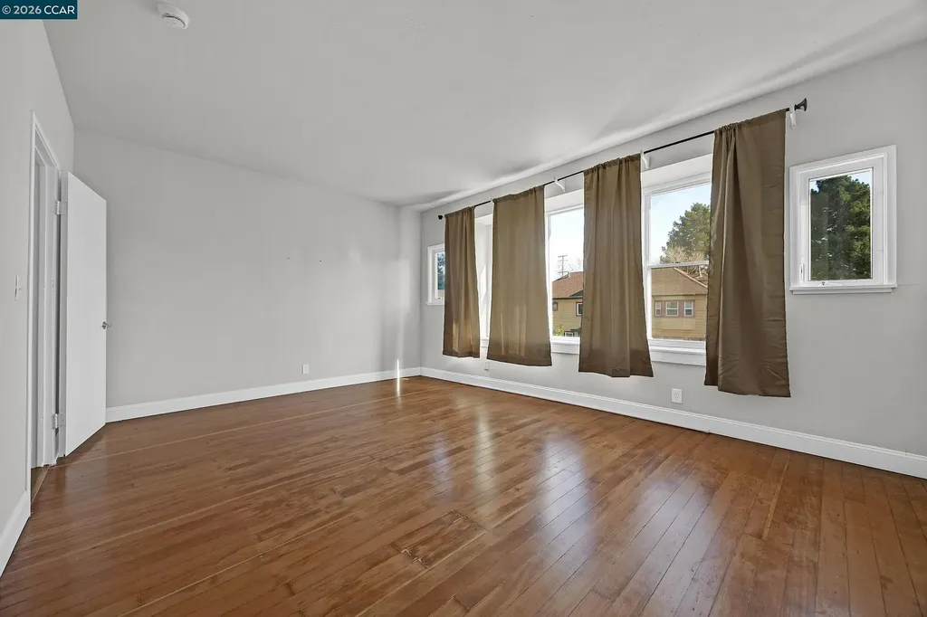 1923 West Street Oakland CA 94612