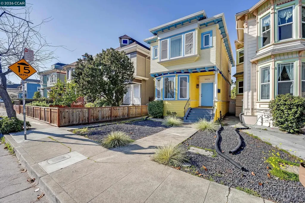 1923 West Street Oakland CA 94612