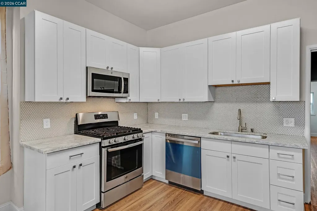 1923 West Street Oakland CA 94612