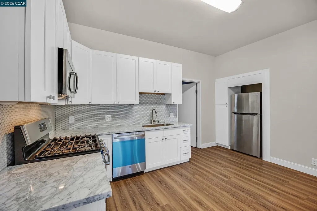 1923 West Street Oakland CA 94612