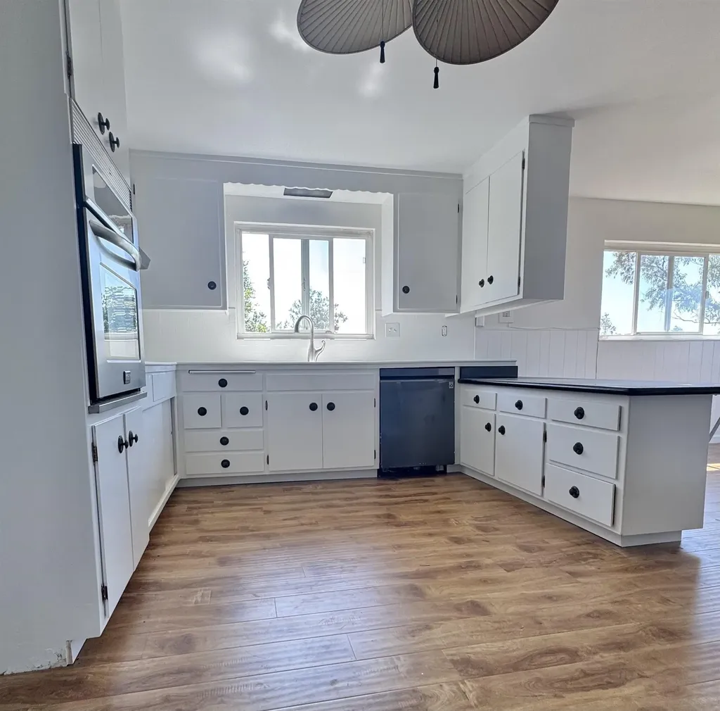 8491 Ney Avenue Oakland CA 94605