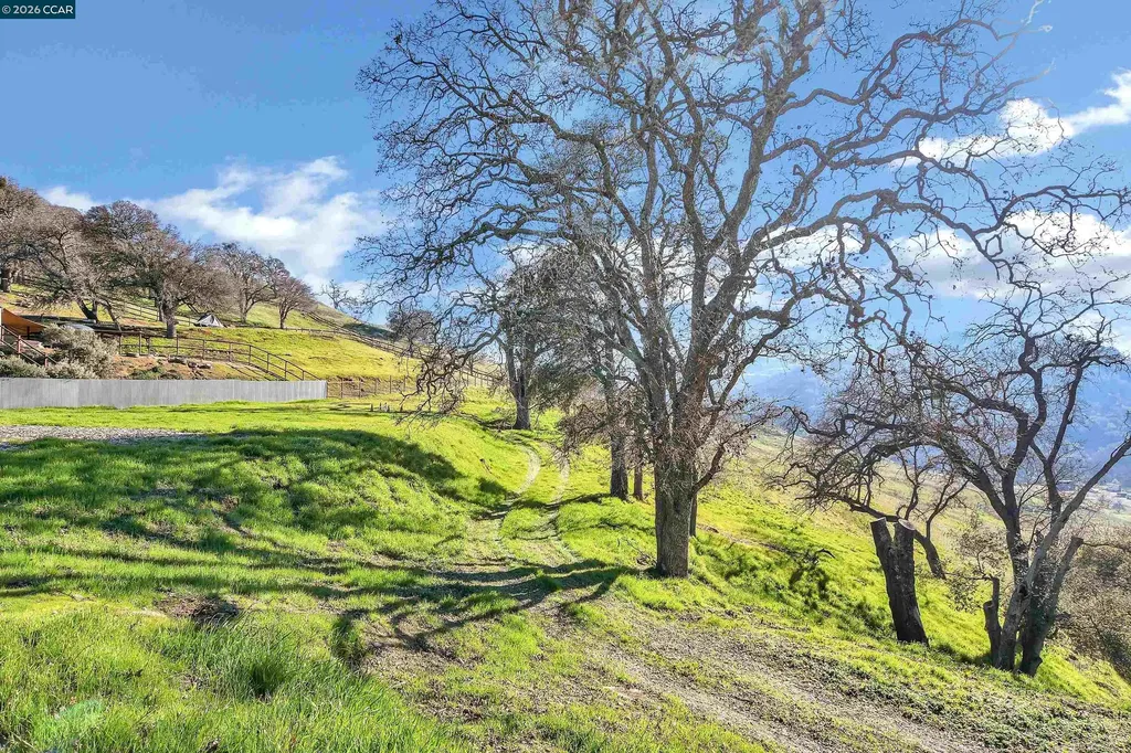 420 Leon Court Clayton CA 94517