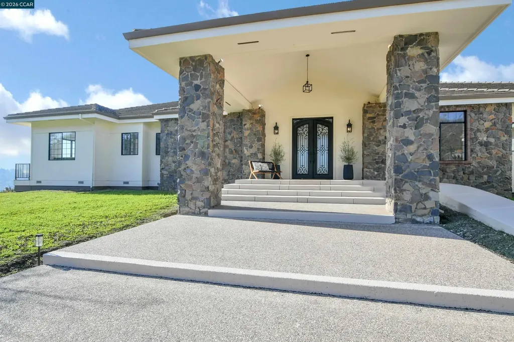 420 Leon Court Clayton CA 94517