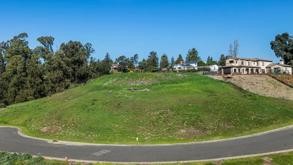6 Turner Court Oakland CA 94605