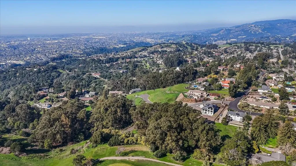 6 Turner Court Oakland CA 94605