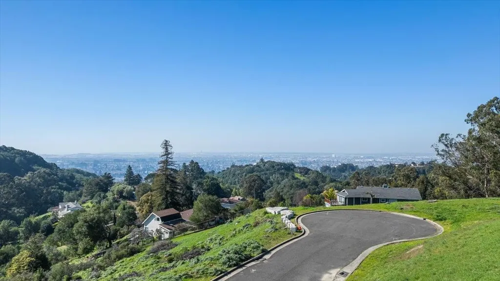 6 Turner Court Oakland CA 94605
