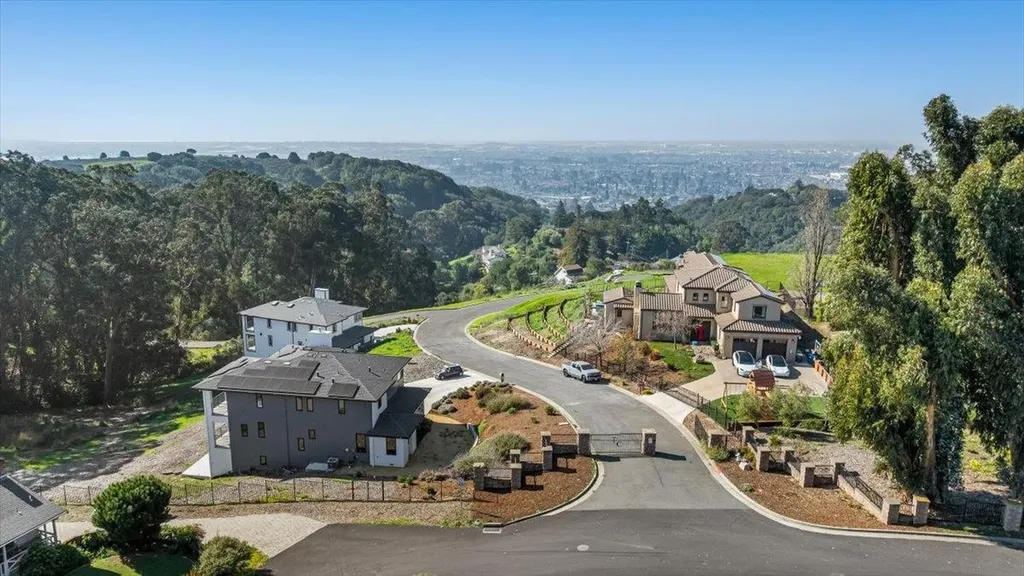 6 Turner Court Oakland CA 94605