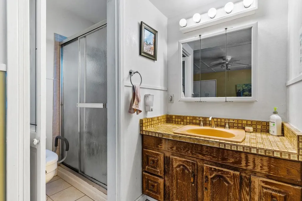 674 Gleneagle Avenue Hayward CA 94544