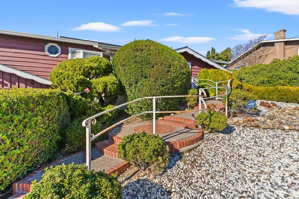 674 Gleneagle Avenue Hayward CA 94544