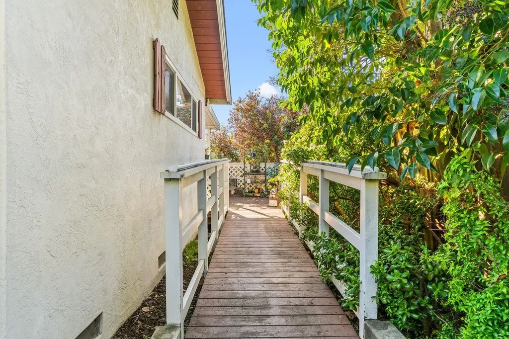 674 Gleneagle Avenue Hayward CA 94544