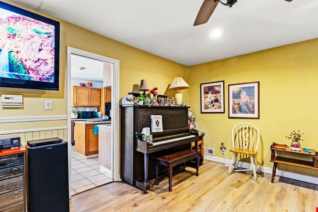 674 Gleneagle Avenue Hayward CA 94544