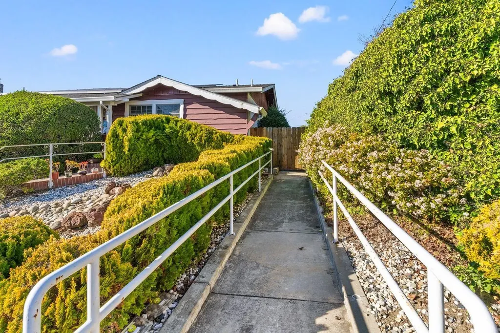 674 Gleneagle Avenue Hayward CA 94544