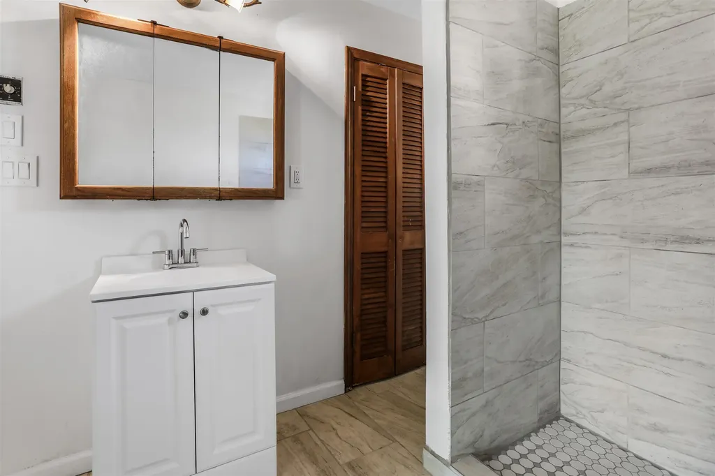 1925 Alpha Way Antioch CA 94509