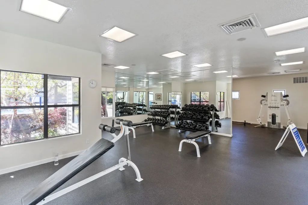 79 Lakeshore Court Richmond CA 94804
