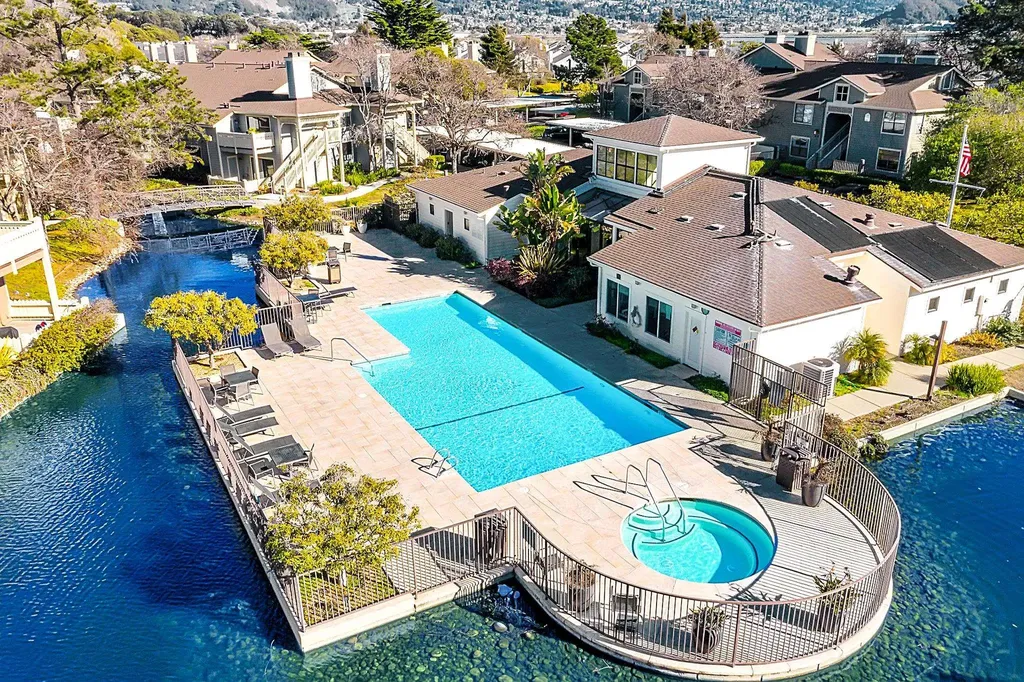 79 Lakeshore Court Richmond CA 94804