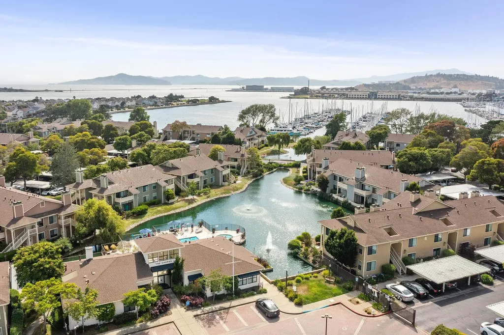 79 Lakeshore Court Richmond CA 94804