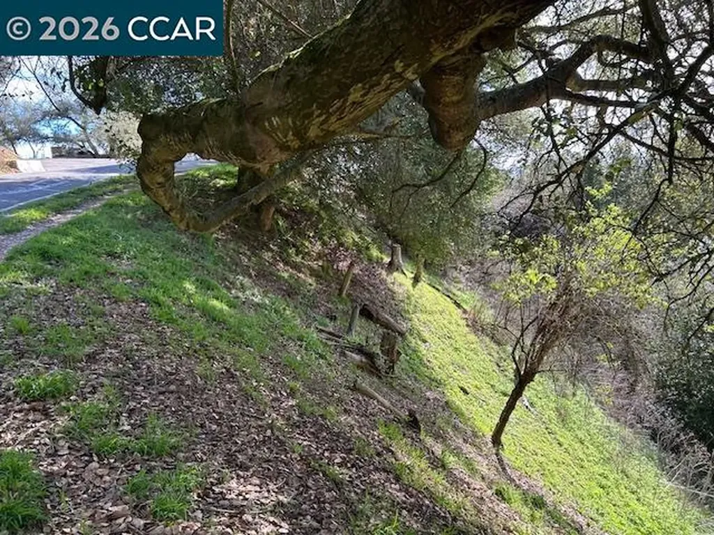 6201 Skyline Boulevard Oakland CA 94611
