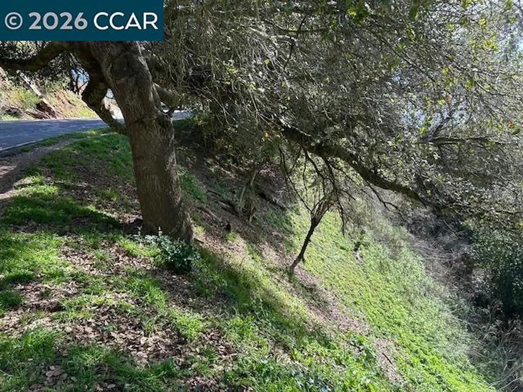 6201 Skyline Boulevard Oakland CA 94611