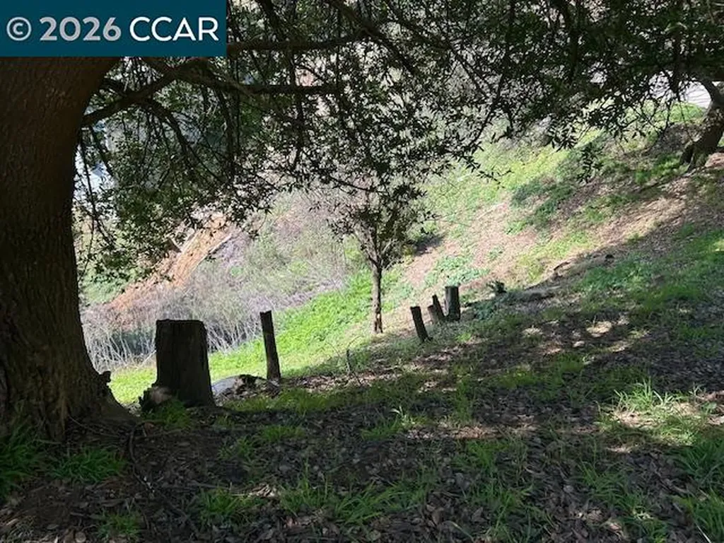 6201 Skyline Boulevard Oakland CA 94611
