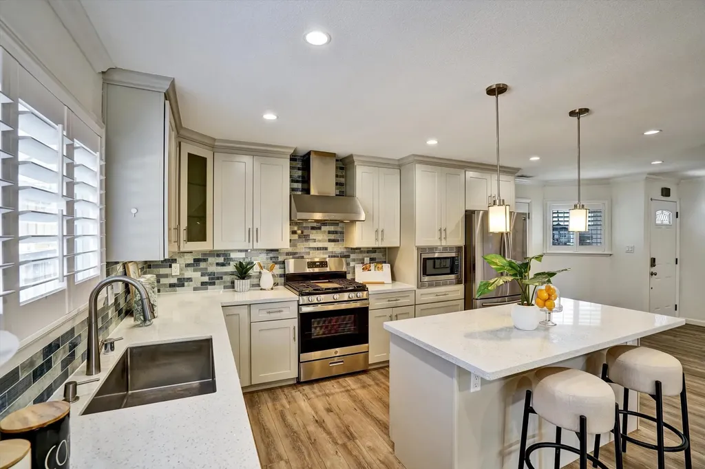 13921 Tahiti Road San Leandro CA 94577