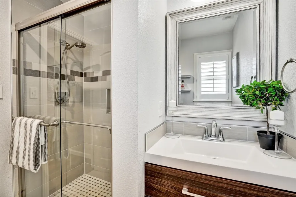 13921 Tahiti Road San Leandro CA 94577