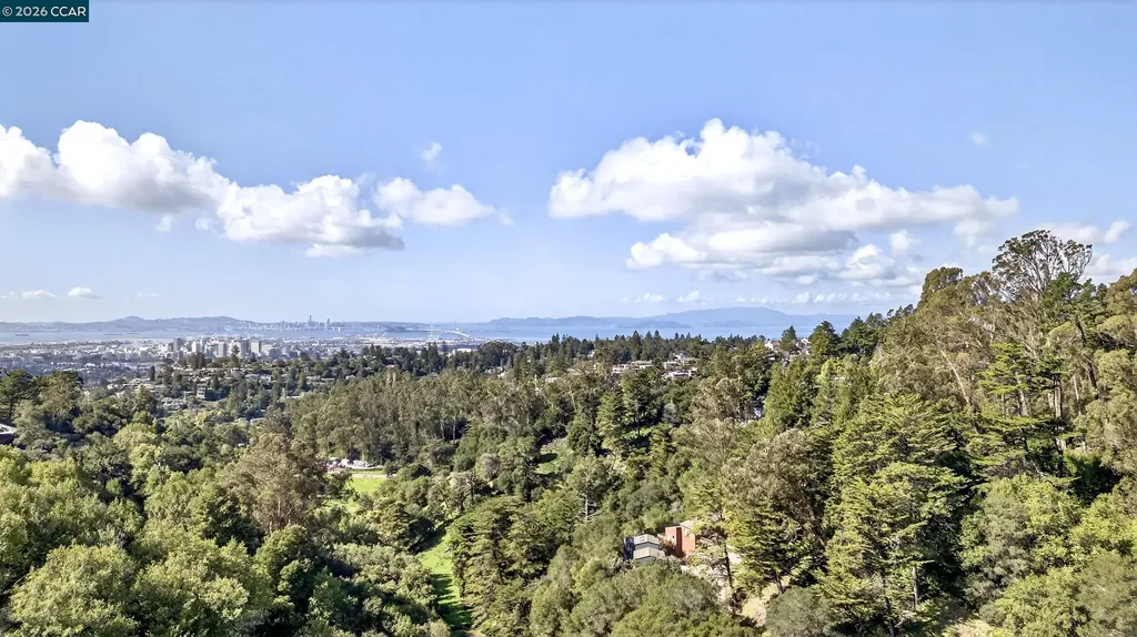6030 Girvin Drive Oakland CA 94611