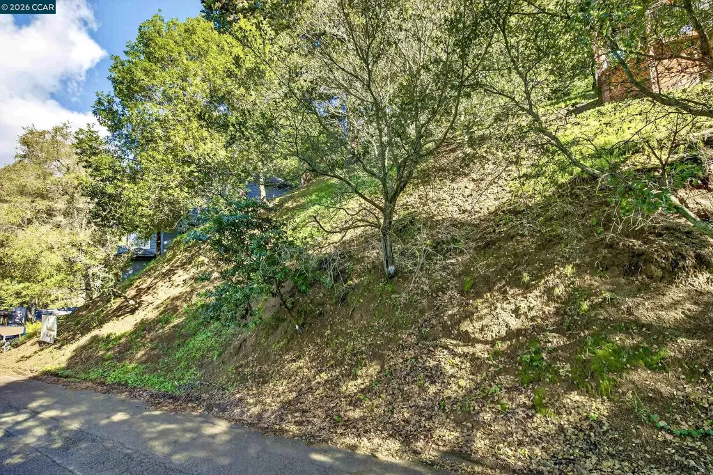 6030 Girvin Drive Oakland CA 94611