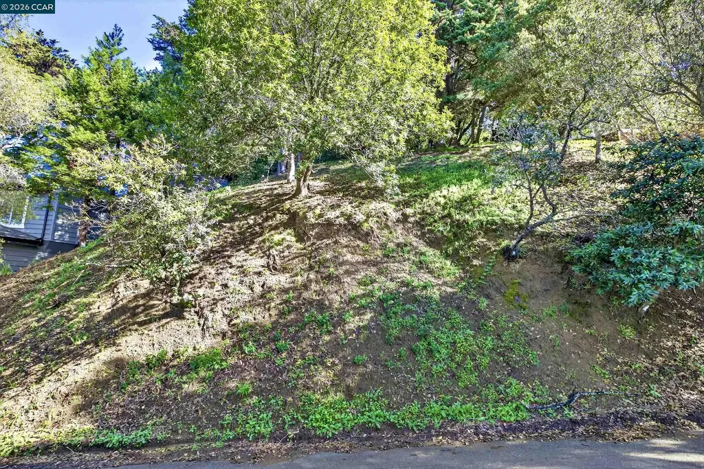 6030 Girvin Drive Oakland CA 94611