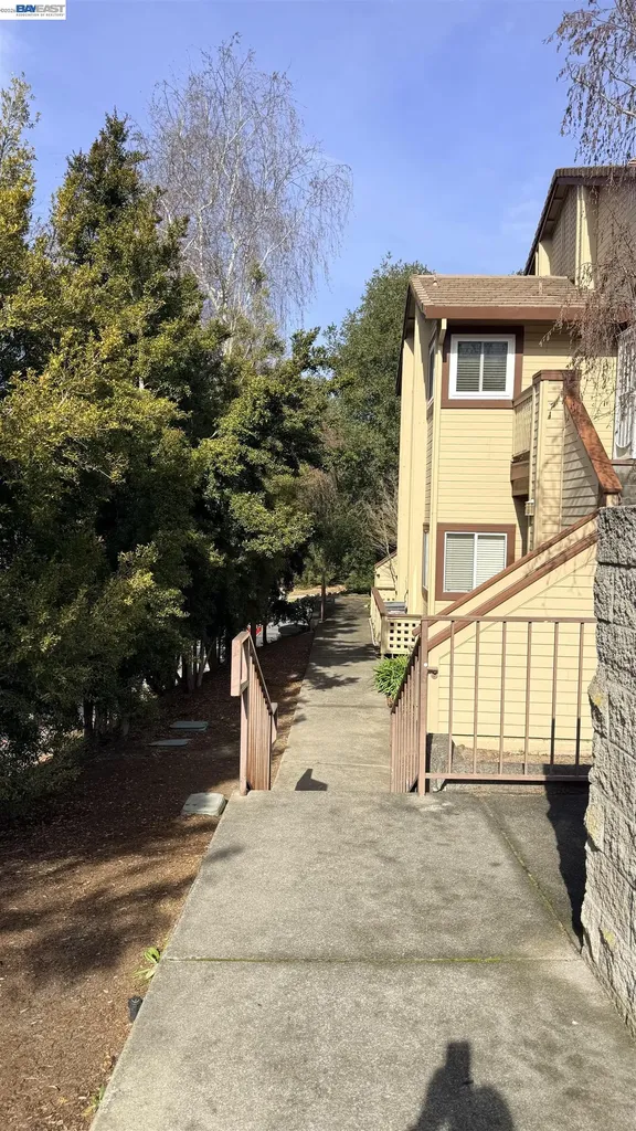 103 Tuscany Court Hercules CA 94547