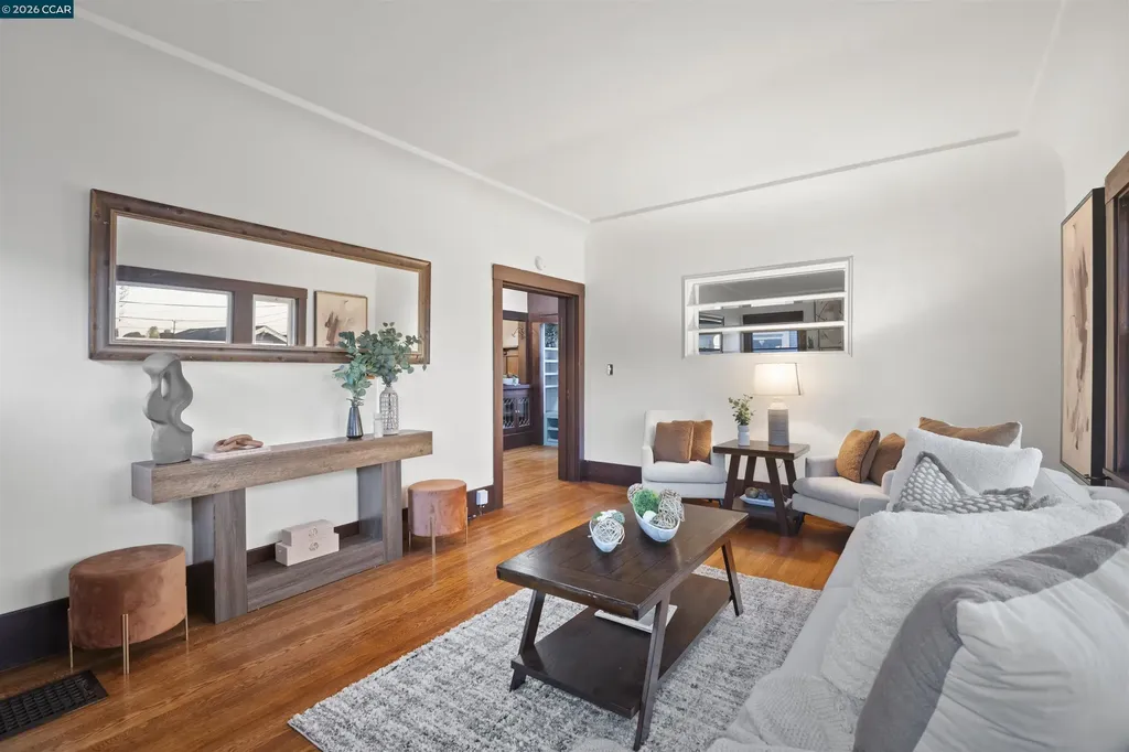 5428 Ruth Avenue Oakland CA 94601