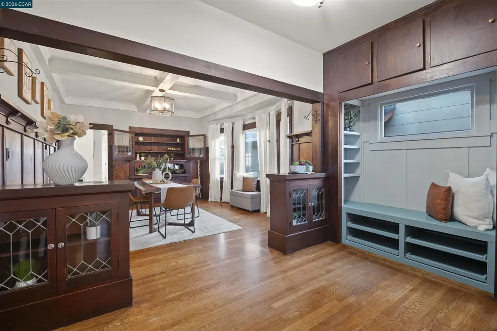 5428 Ruth Avenue Oakland CA 94601