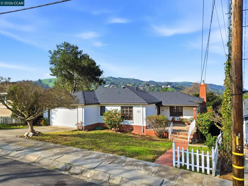 1021 Ulfinian Way Martinez CA 94553