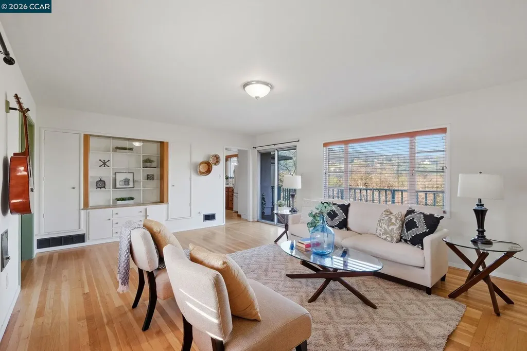 1021 Ulfinian Way Martinez CA 94553