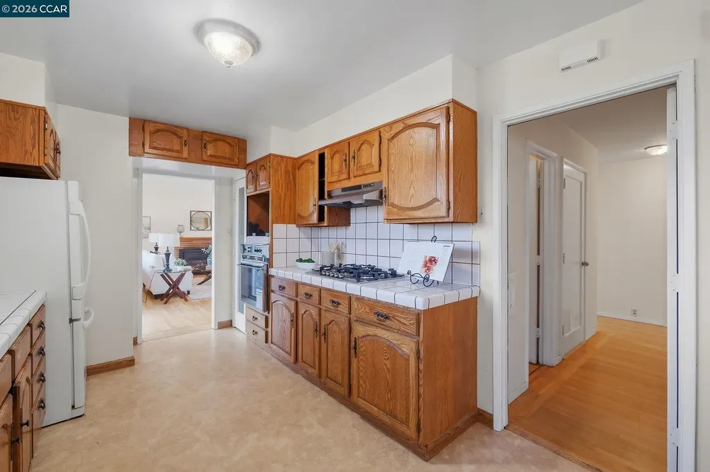 1021 Ulfinian Way Martinez CA 94553