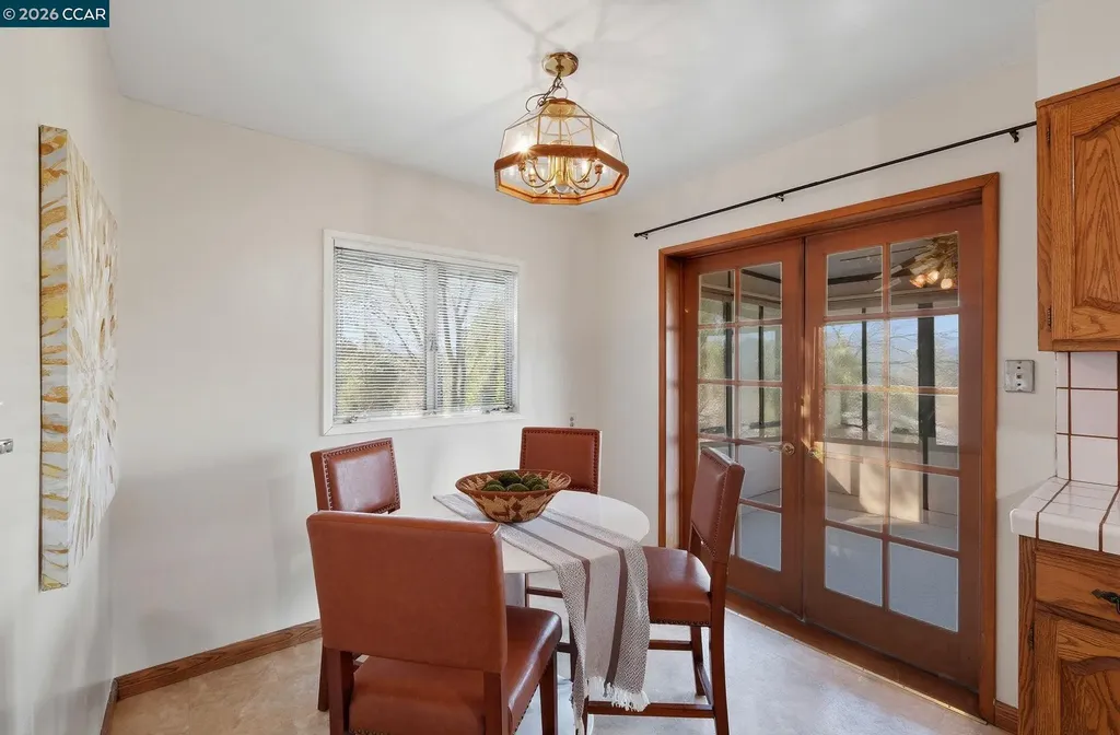 1021 Ulfinian Way Martinez CA 94553