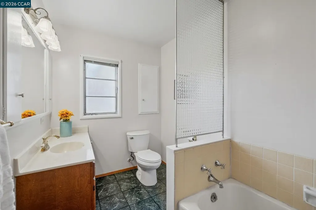 1021 Ulfinian Way Martinez CA 94553