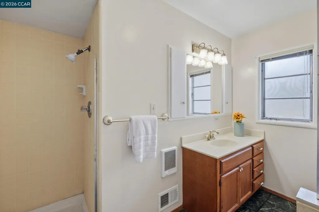 1021 Ulfinian Way Martinez CA 94553