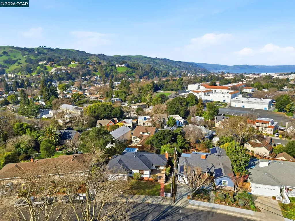 1021 Ulfinian Way Martinez CA 94553