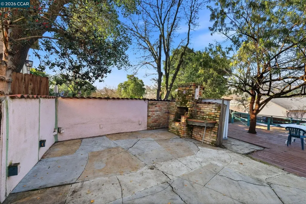 1021 Ulfinian Way Martinez CA 94553