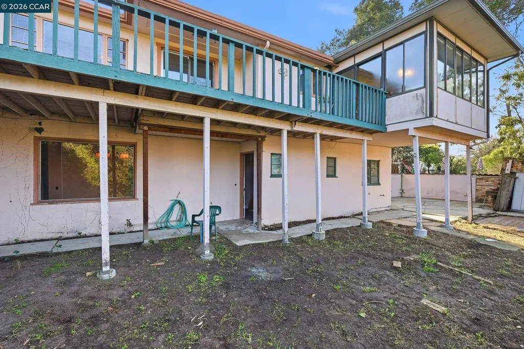 1021 Ulfinian Way Martinez CA 94553