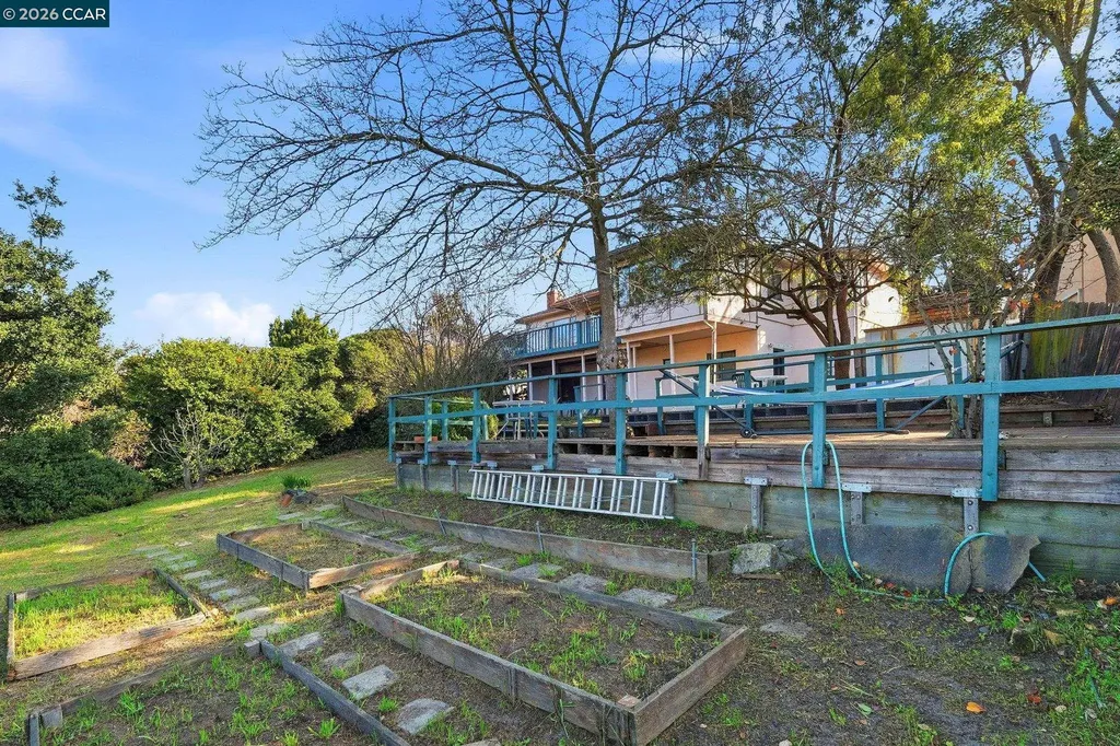 1021 Ulfinian Way Martinez CA 94553