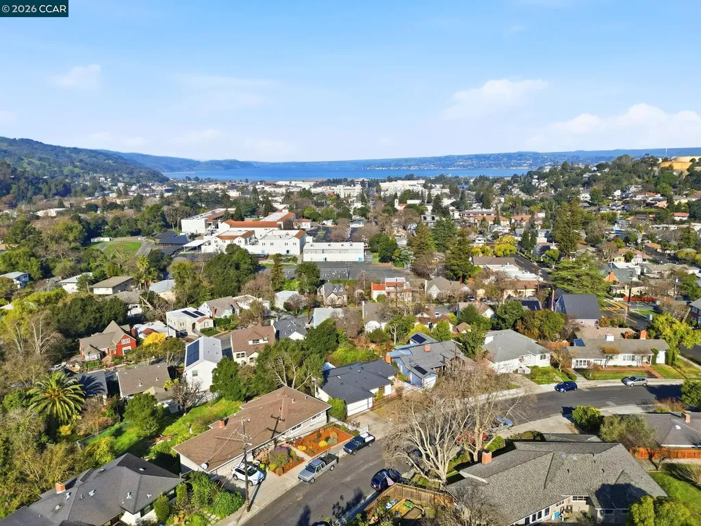 1021 Ulfinian Way Martinez CA 94553