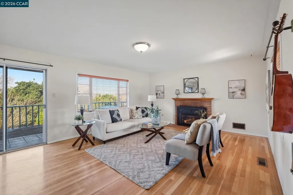 1021 Ulfinian Way Martinez CA 94553