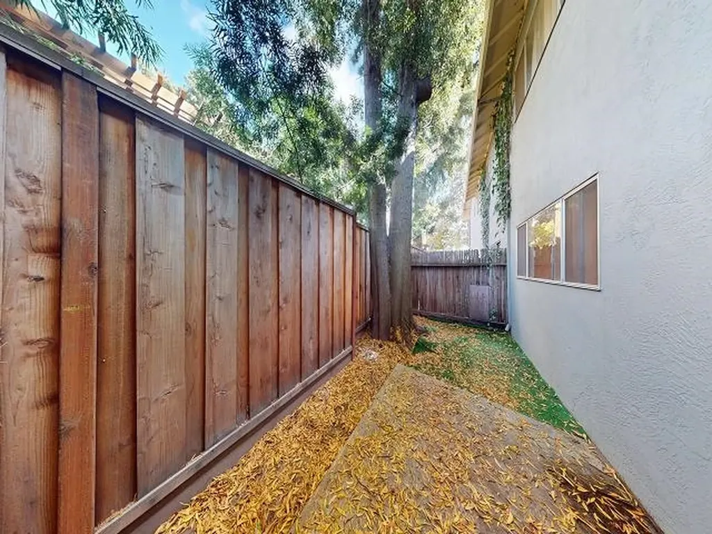 1211 Paru Street Alameda CA 94501